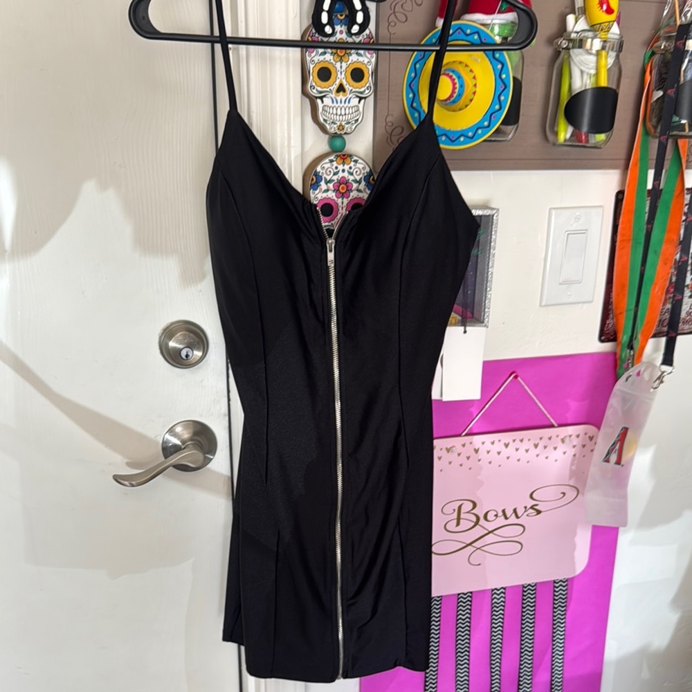 Iris Elegant Black Dress